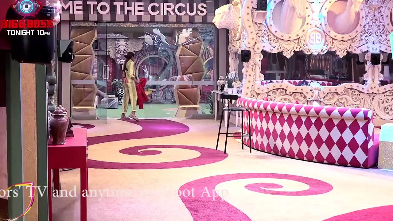 Bigg Boss 16 Update_ Nimrit shouts hysterically at Archana , says 'I will smack her face'