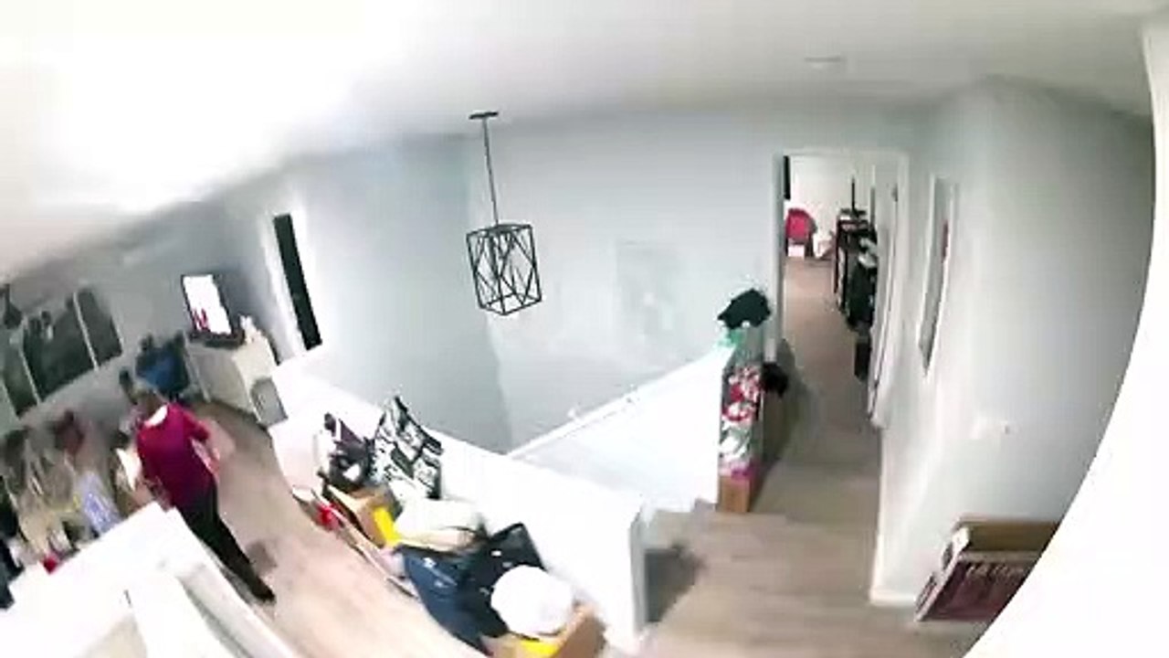 Hawaï: Un rocher vient transpercer brutalement leur maison