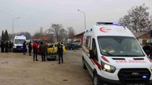 Edirne'de ticari taksi ile otomobilin çarpışma anı kamerada: 2 yaralı