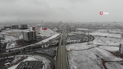 Kırıkkale'de beklenen kar yağdı, kayganlaşan yolda araçlar kaza yaptı