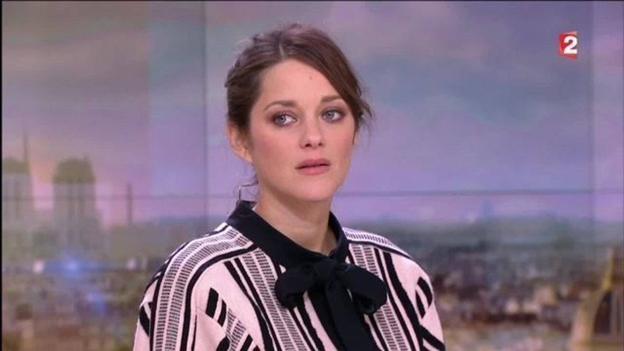Marion Cotillard surprise dans "20h30, le dimanche" par la venue de sa chanteuse préférée... qui a fini par se plaindre sur son compte Instagram !