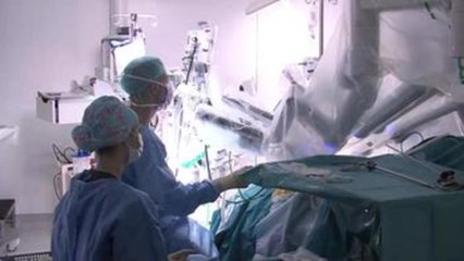 La cirugía robótica mejora recuperación de pacientes de urología en Tenerife