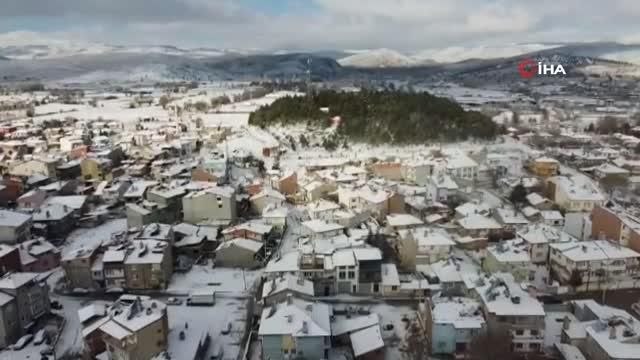 Beyaz örtüyle kaplanan ilçe böyle görüntülendi