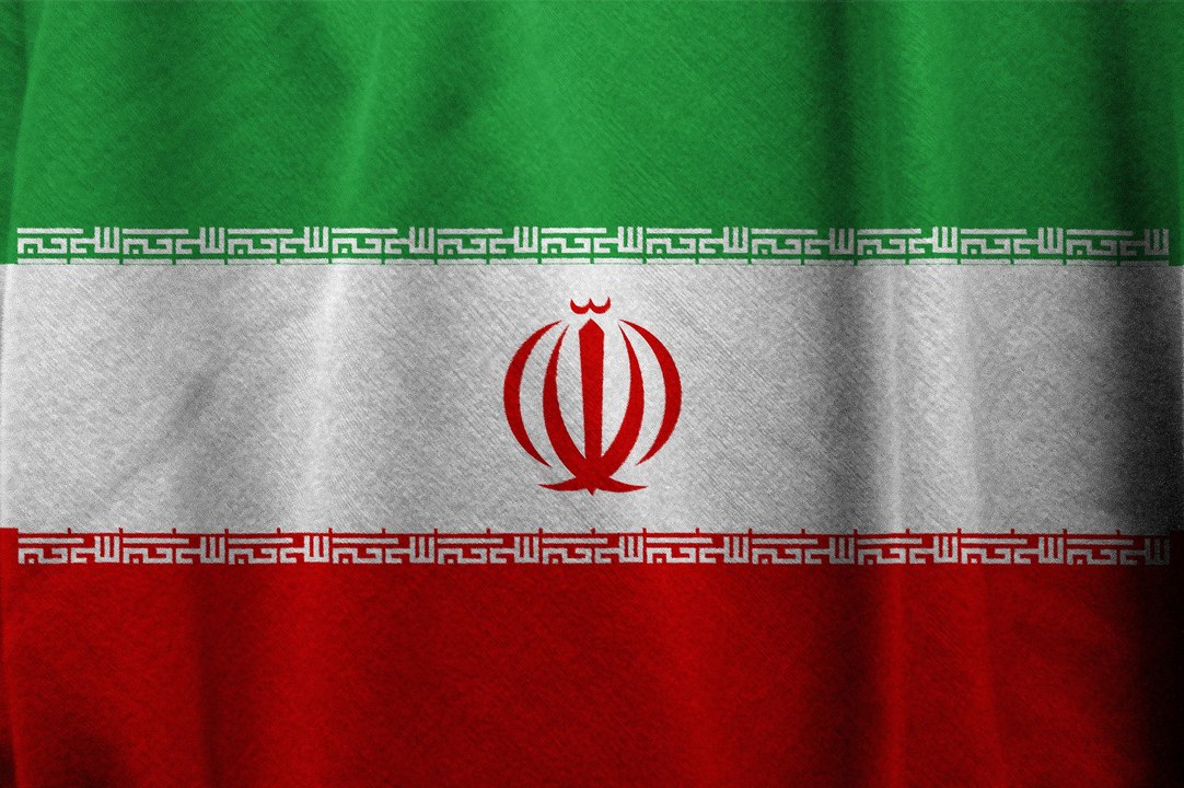 رقص مدونة وخطيبها في شوارع إيران يعرضها للحبس!