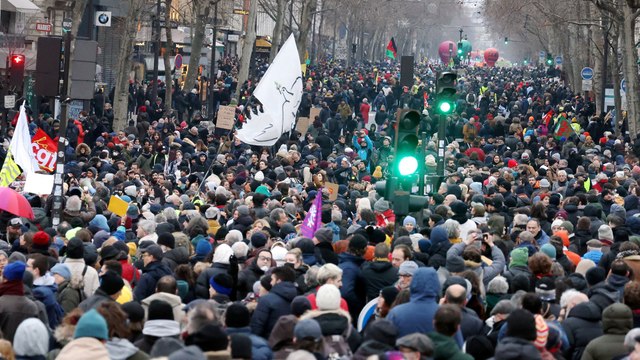 EN DIRECT | Suivez la manifestation contre la réforme des retraites à Paris