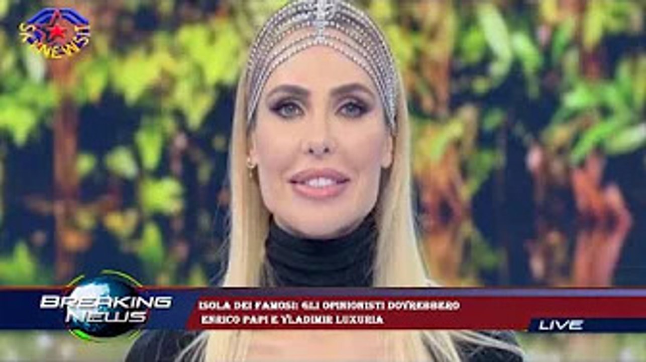 Isola dei Famosi: gli opinionisti dovrebbero  Enrico Papi e Vladimir Luxuria