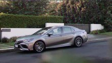 Toyota Camry Facelift with Bland Styling 2023