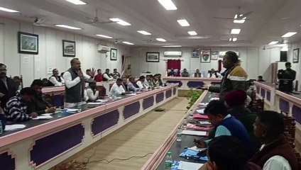 देखिये इस कदर आपस में ही भिड़े नगर निगम पार्षद...