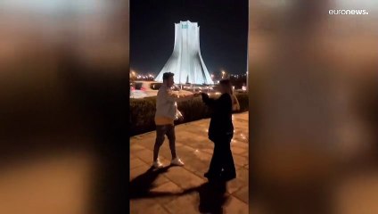 محكمة إيرانية تحكم بالسجن 10 سنوات على زوجين شابين بسبب رقصة في طهران