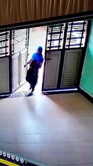 सावधान ! महिला के कपड़े पहनकर घरों में घुस रहा बेहरूपिया, महिलाओं के साथ कर रहा ऐसी हरकत