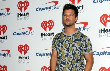 Taylor Lautner has body issues after being in Twilight