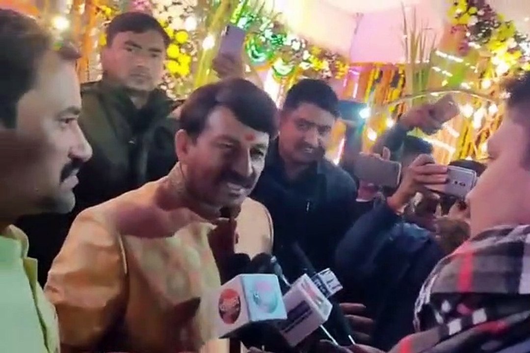 बागेश्वर धाम वाले धीरेंद्र शास्‍त्री के समर्थन में उतरे BJP सांसद मनोज तिवारी