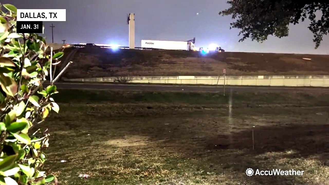 Winter storm dumps freezing rain and sleet on Texas