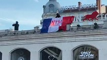 Réforme des Retraites - Des individus masqués brûlent une nouvelle fois un drapeau Français provoquant la colère de la Préfète : 