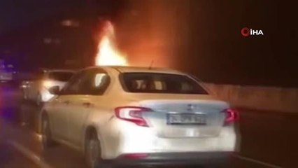 Sancaktepe'de otomobil alev alev yandı