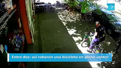 Entre dos: así robaron una bicicleta en pleno centro