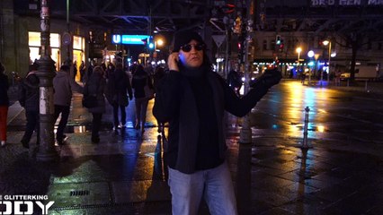 Waiting for somebody - Michael The GlitterKing private in Berlin