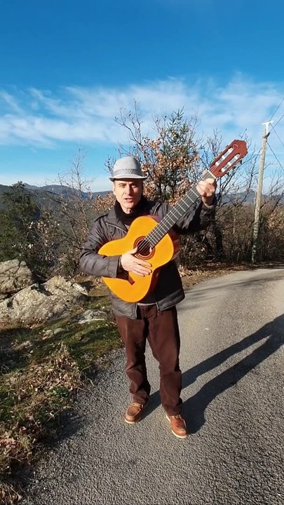 Comment ne pas te louer Seigneur Jésus  [ Version guitare ]  2023