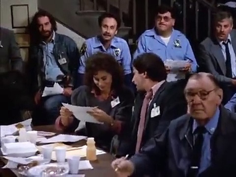 Hill Street Blues - Se5 - Ep07 - Blues for Mr. Green HD Watch