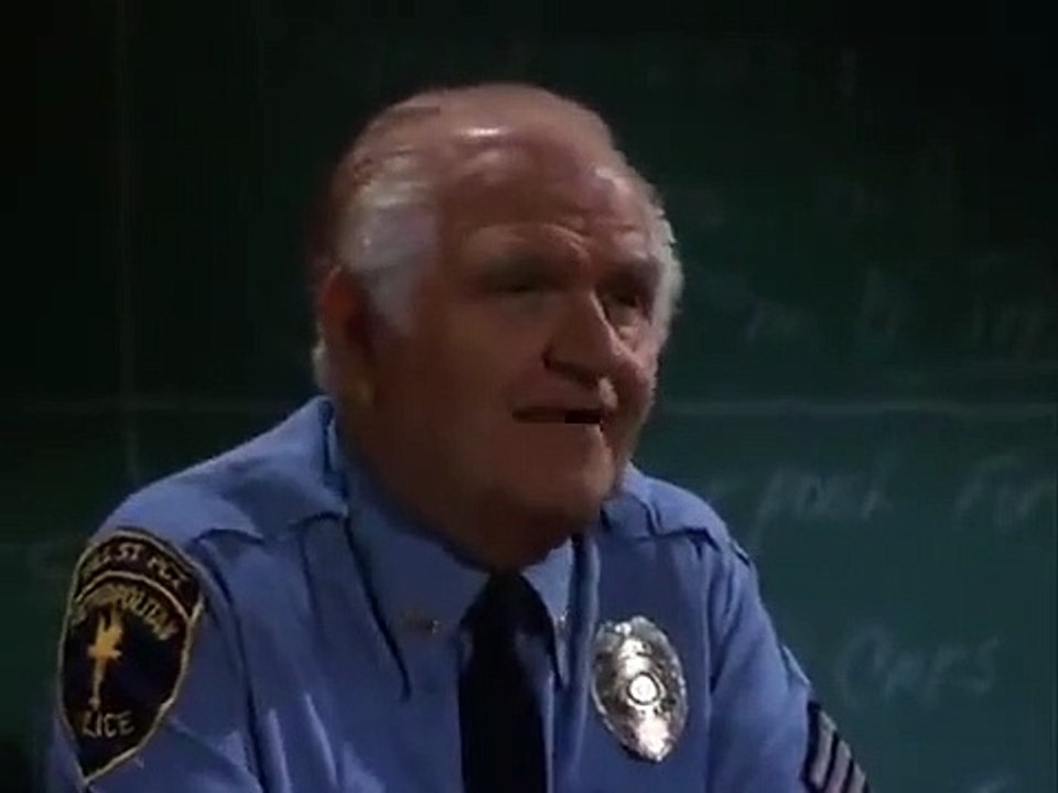 Hill Street Blues - Se5 - Ep13 - Of Human Garbage HD Watch