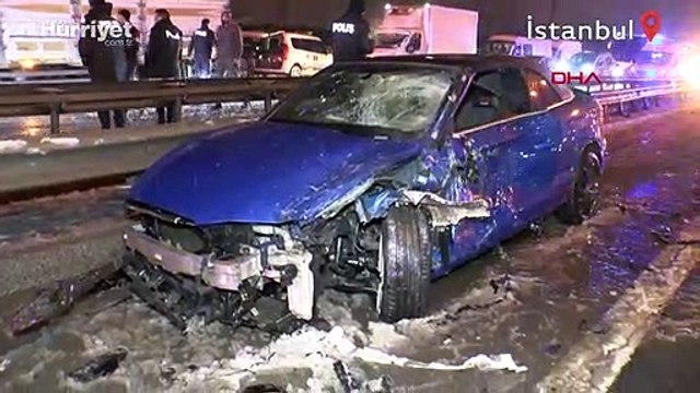 Esenler TEM Otoyolu’nda kontrolden çıkan araç polis aracına arkadan çarptı: 1 ölü, 1 yaralı