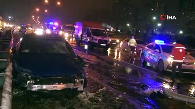 Esenler TEM Otoyolu’nda kontrolden çıkan araç polis aracına arkadan çarptı: 1 ölü, 1 yaralı