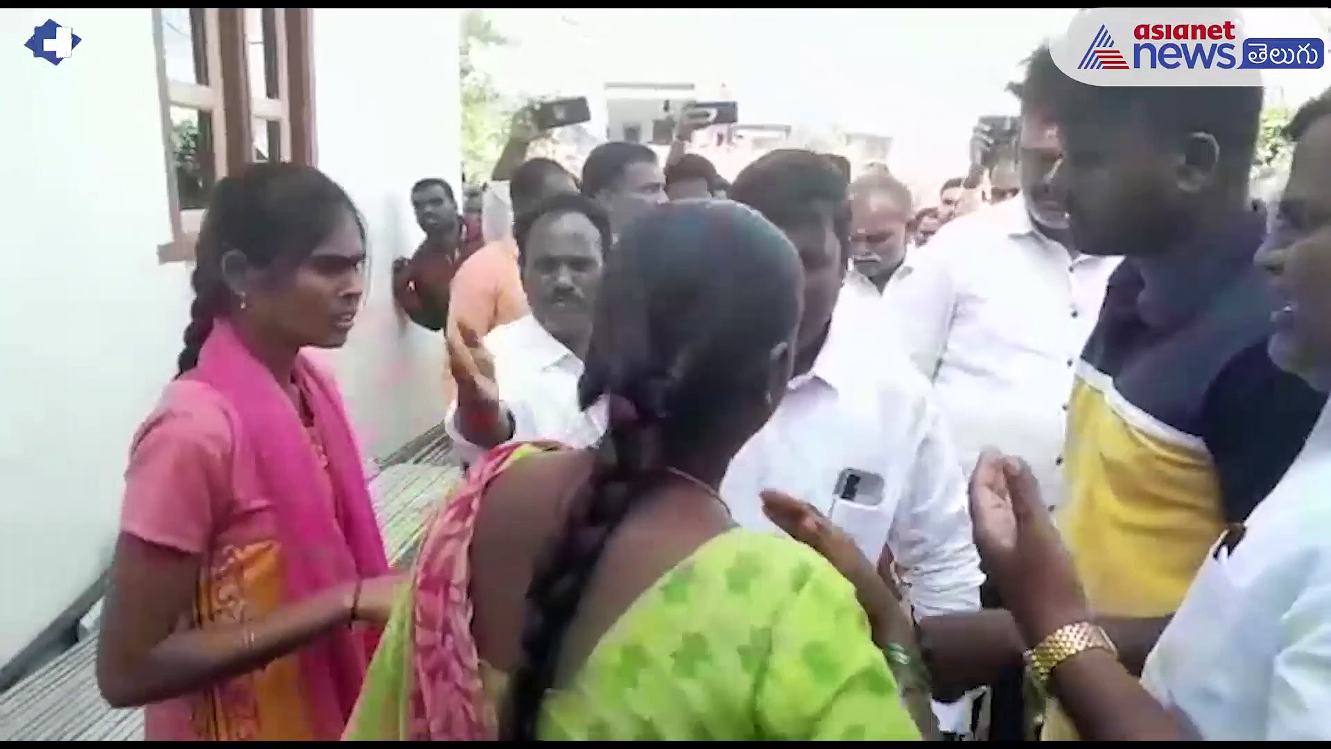 ఉపముఖ్యమంత్రి గడపగడపకు కార్యక్రమంలో అపశృతి... పురుగుల మందు తాగిన మహిళ 