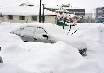 BİTLİS'TE 82 KÖY YOLU, KARDAN KAPANDI