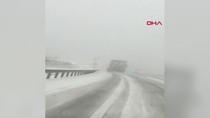 KARLI YOLDA TIR'LARIN KAYDIĞI ANLAR KAMERADA