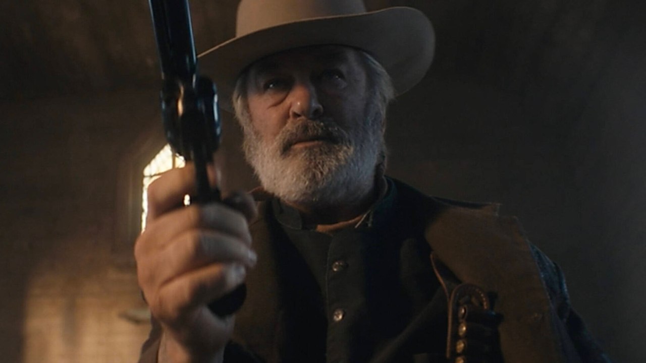 GALA VIDEO - Tir mortel d’Alec Baldwin : l’acteur formellement inculpé, il risque une lourde peine de prison