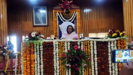 नगर निगम उत्तर : दर्शक दीर्घा से लेकर वेल तक मोदी-गहलोत...हंगामा-धक्का-मुक्की के बीच बजट पारित