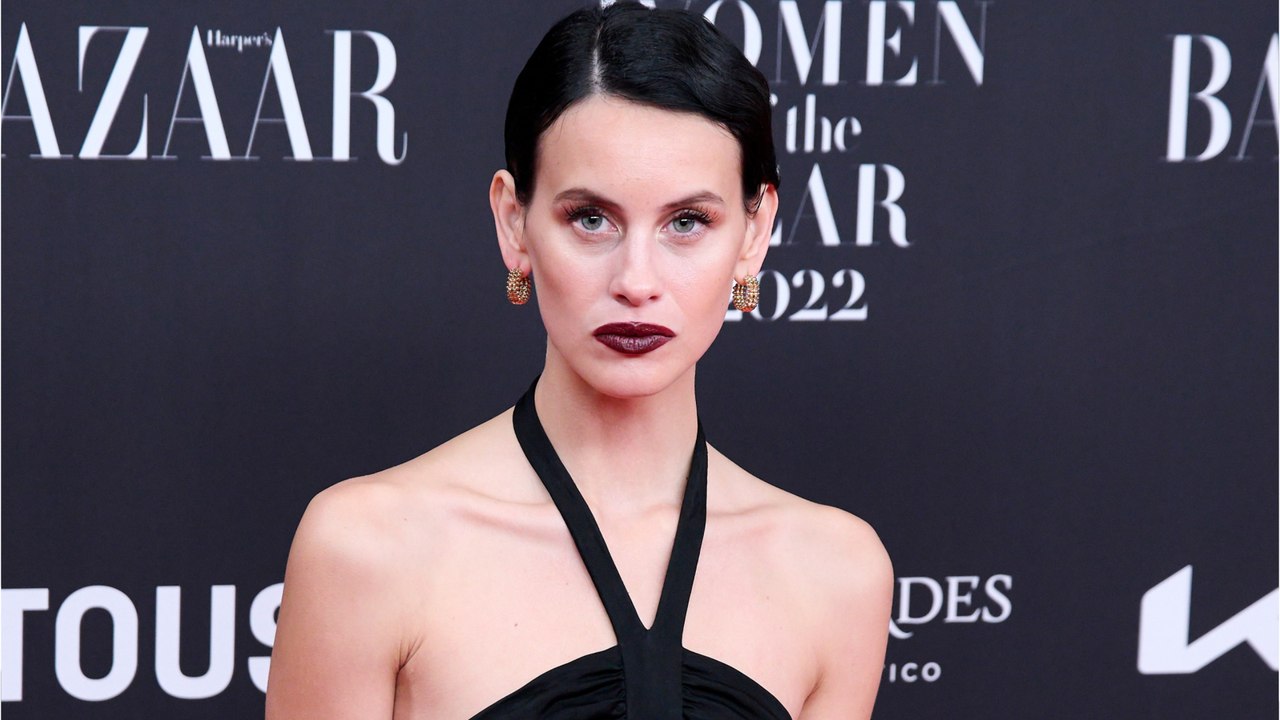 VOICI - La Petite Fille sous la Neige : qui est Milena Smit, qui joue Miren ?