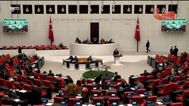 İyi Parti'nin Üniversite Öğrencilerine Verilen Bursların Yetersizliği ile İlgili Önerisi AKP ve MHP Milletvekillerinin Oylarıyla Reddedildi