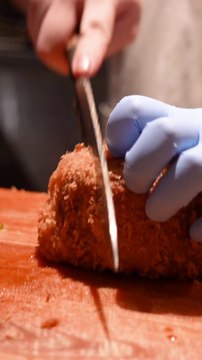 Sumo wrestler make Amazing big cutlet Katsudon in Japan / Japan's most talked gourmet - FOOD TOURISM JAPAN