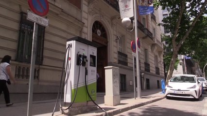 EU 신차 시장에서 전기차 점유율 사상 처음으로 10% 돌파 / YTN