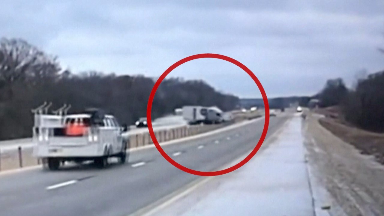 Dashcam Video Captures the Moment Reckless Semi-Truck Driver Loses ...