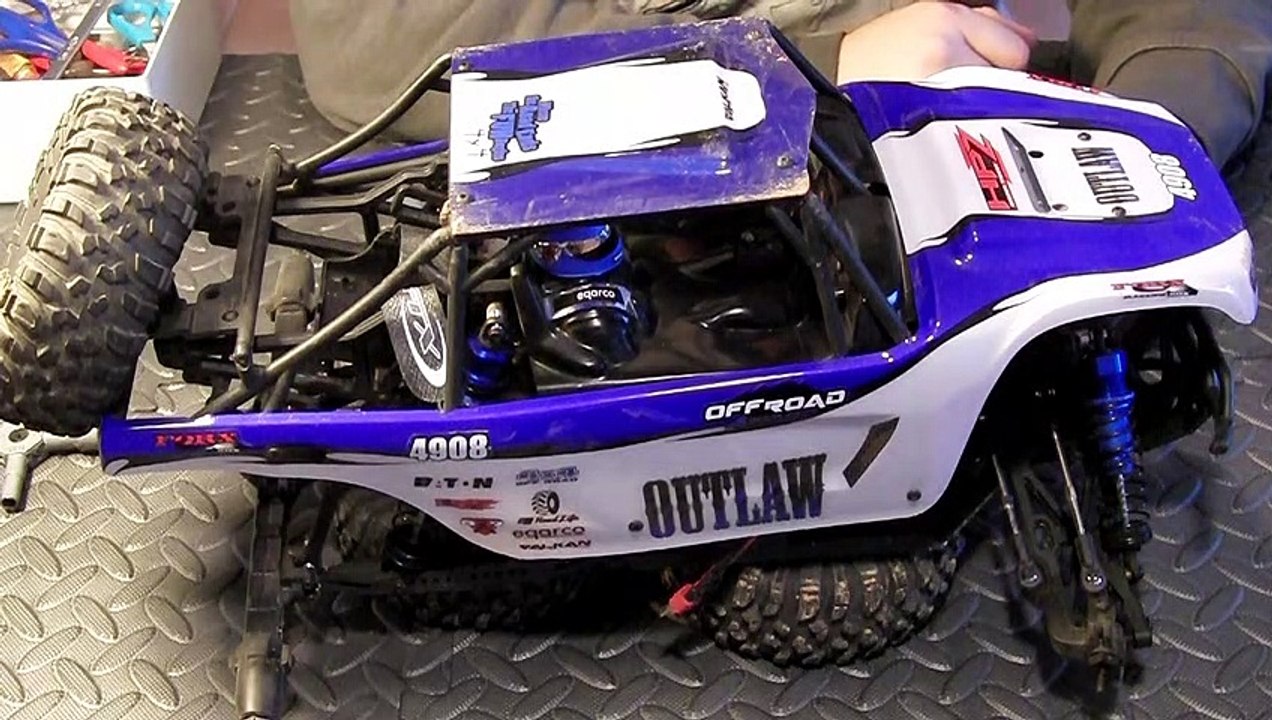 Servo Uruav sur FTX Outlaw