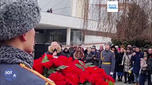 В Волгограде к юбилею победы в Сталинградской битве открыли бюст Сталину