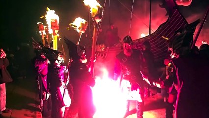 Vikinglerin 'Ateş Festivali' ilk kez kadınların katılımıyla kutlandı