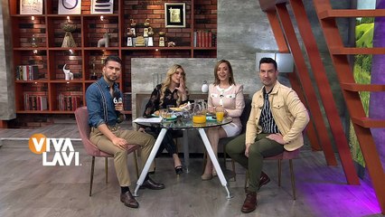 Mujer llora desconsolada en avión porque su novio la dejó