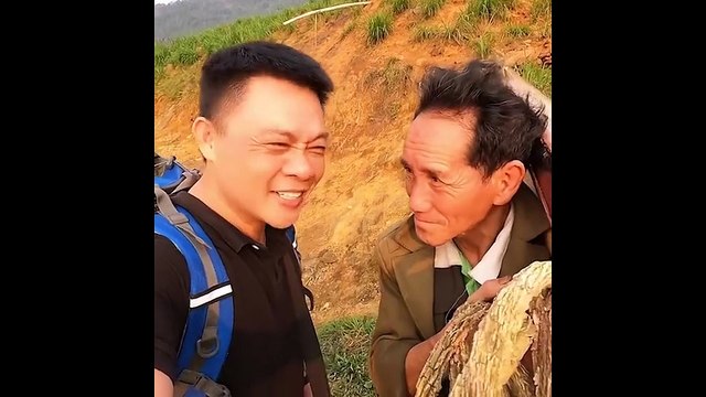 BTV Quang Minh bất ngờ với tuổi thật của bác nông dân kém mình 3 tuổi