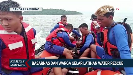 Basarnas dan Warga Gelar Latihan Water Rescue