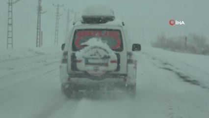 Doğum sancıları başlayan kadın, 2 saatlik çalışmayla hastaneye ulaştırıldı