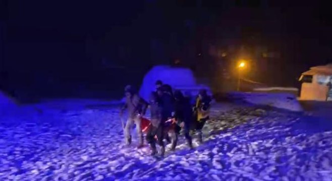 Kardan yolu kapanan köydeki 77 yaşındaki hastaya İl Özel İdaresi ekipleri ulaştı