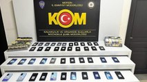 Mersin'de gümrük kaçağı cep telefonu ve sigara ele geçirildi