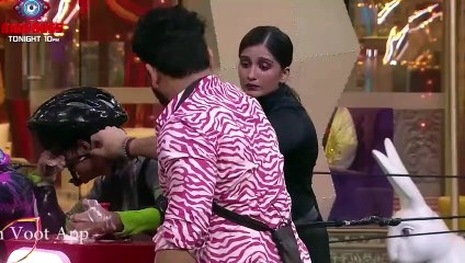 Bigg Boss 16_ Shiv Thakare and Nimrit Kaur Ahluwalia torture Priyanka Chahar Choudhary during a task