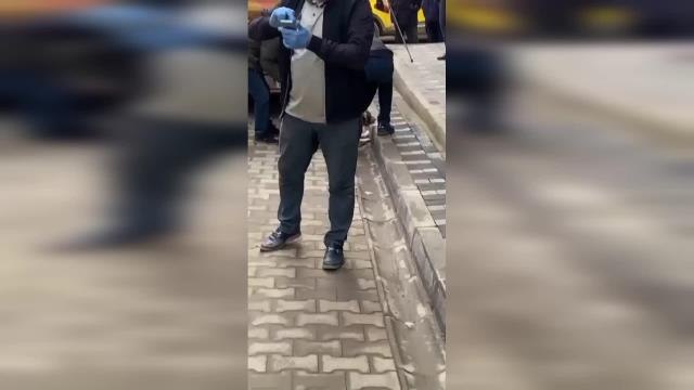 Rize'nin Derepazarı Belediyesi Çalışanlarının Sokak Hayvanlarına Kötü Muamelesi Hayvanseverlerin Tepkisine Neden Oldu