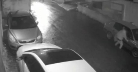 İstanbu'da park halindeki otomobili çizerek 'öl' yazdılar