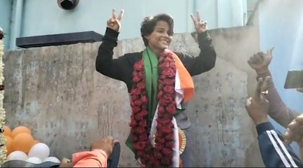 শহরে ফিরলেন অনূর্ধ্ব ১৯ মহিলা বিশ্বকাপ জয়ী তিতাস-ঋষিতা |OneIndia Bengali