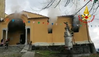 Lucca - Incendio in una chiesa della frazione Carignano (02.02.23)